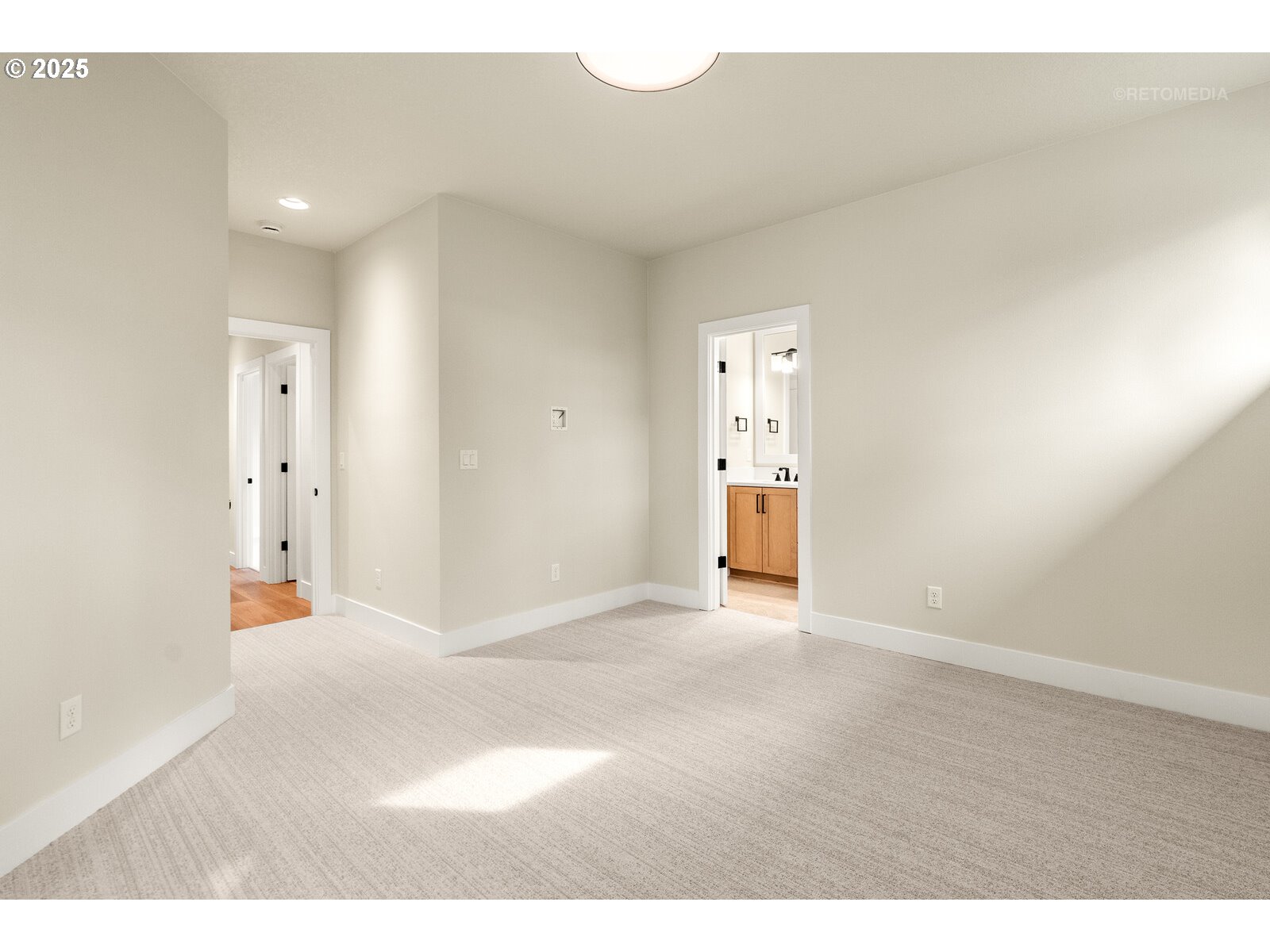 Portland, Oregon 97225, United States, 3 Bedrooms Bedrooms, ,2 BathroomsBathrooms,Residential,Active,237729