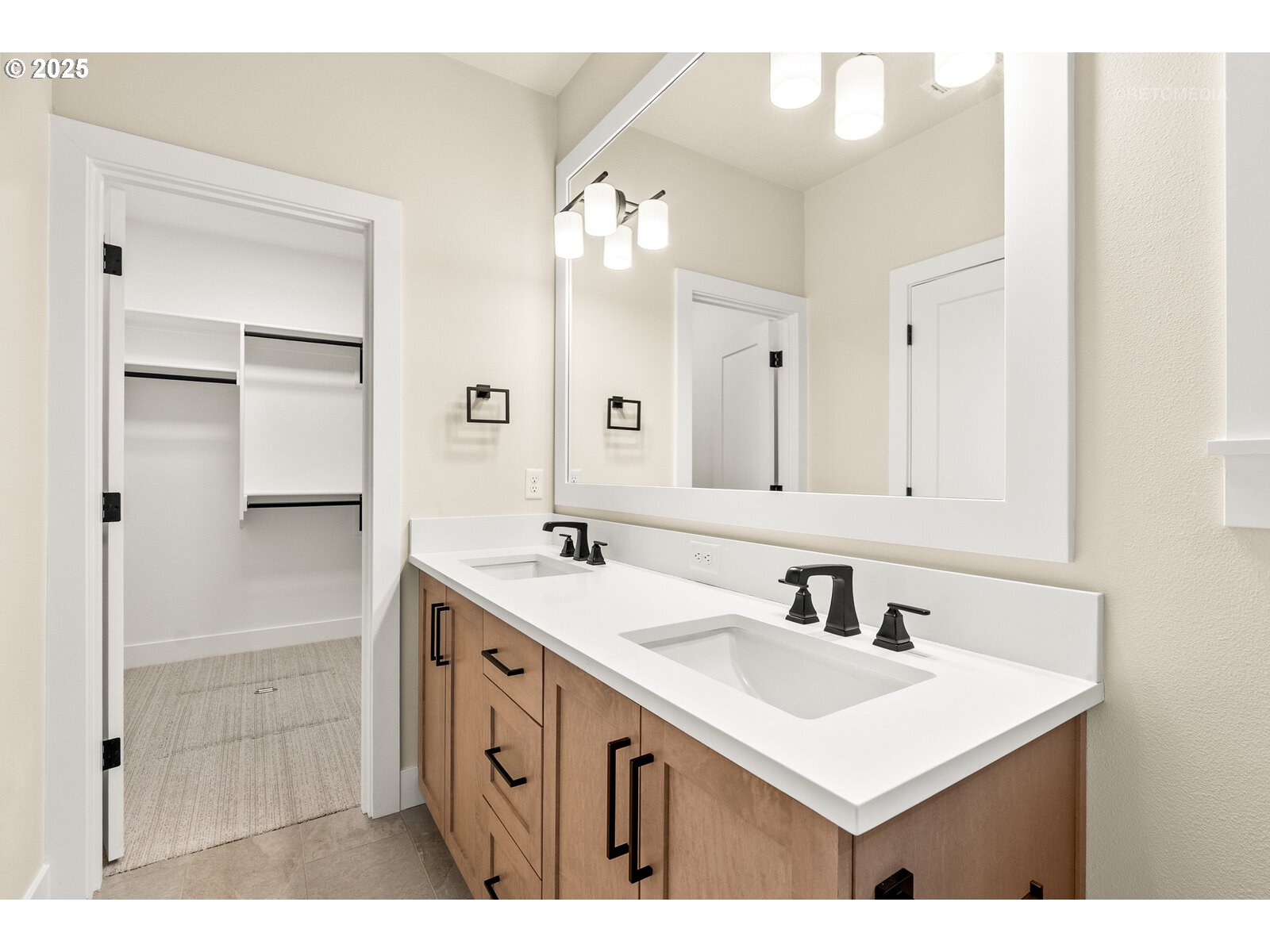 Portland, Oregon 97225, United States, 3 Bedrooms Bedrooms, ,2 BathroomsBathrooms,Residential,Active,237729