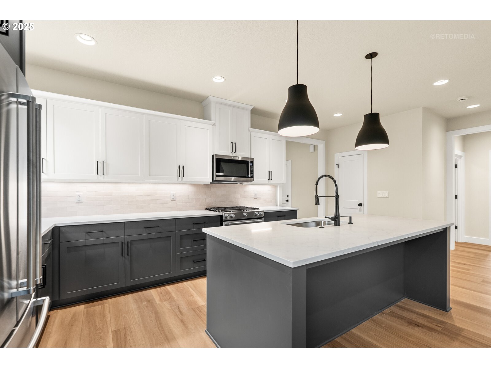 Portland, Oregon 97225, United States, 3 Bedrooms Bedrooms, ,2 BathroomsBathrooms,Residential,Active,237729