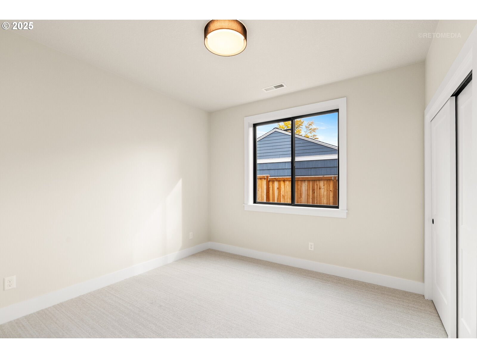 Portland, Oregon 97225, United States, 3 Bedrooms Bedrooms, ,2 BathroomsBathrooms,Residential,Active,237729