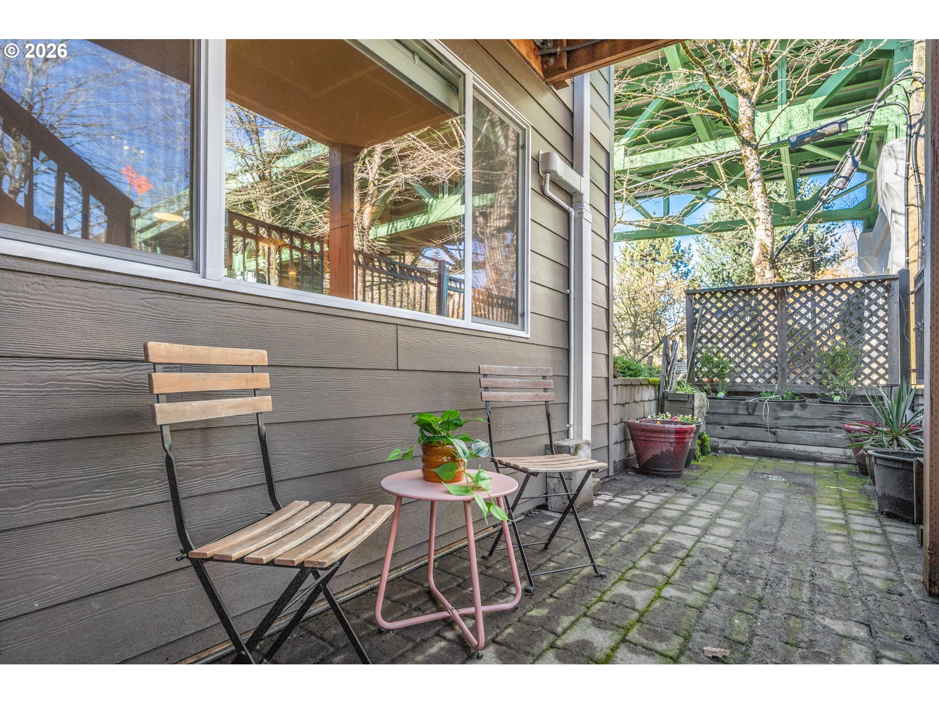 8682 N WILLAMETTE BLVD