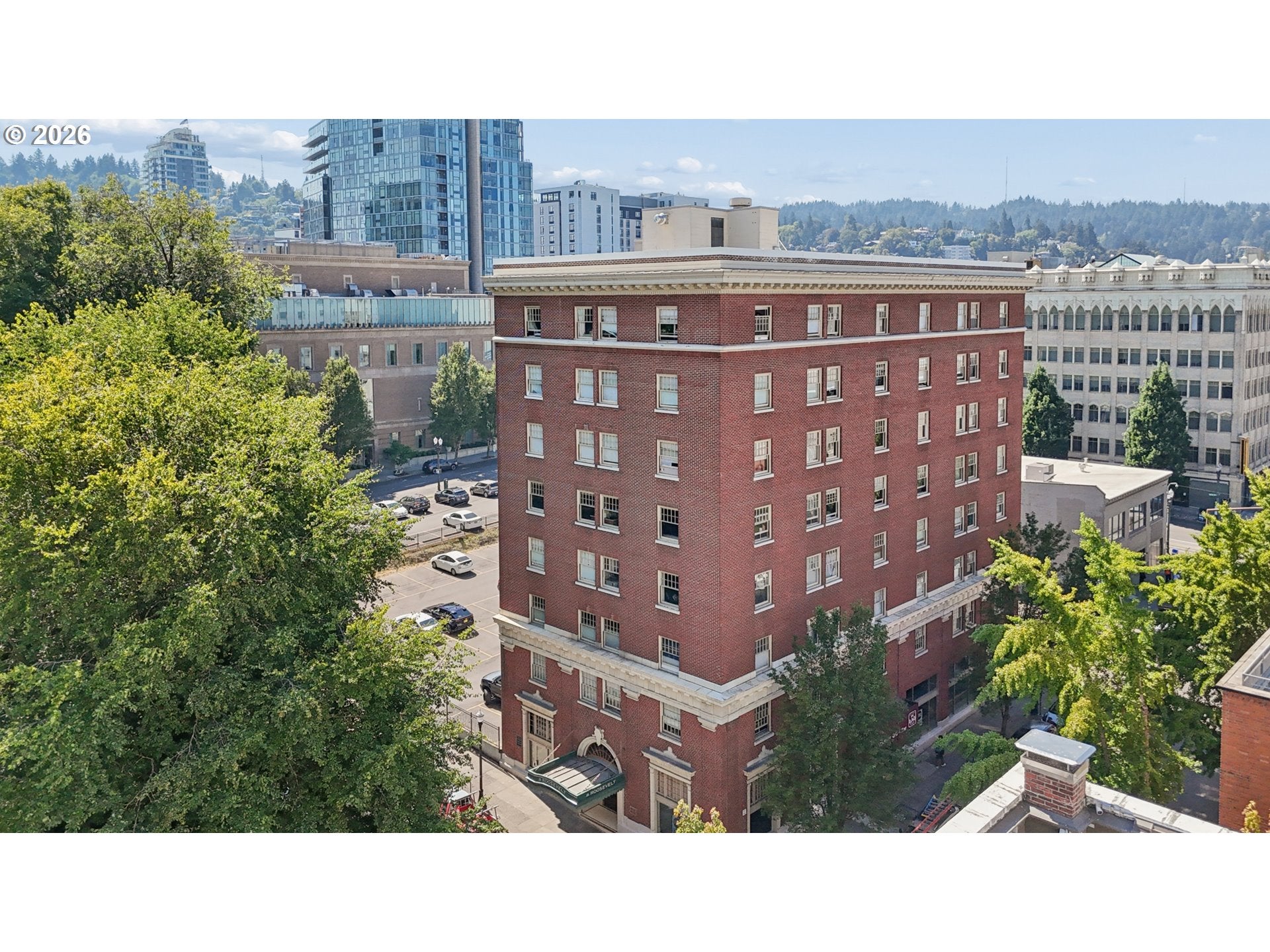 1005 SW PARK AVE #302