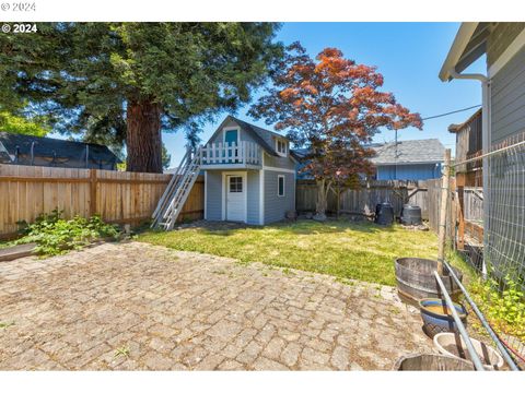 A home in Newberg