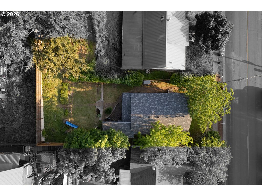 724 N MAIN ST