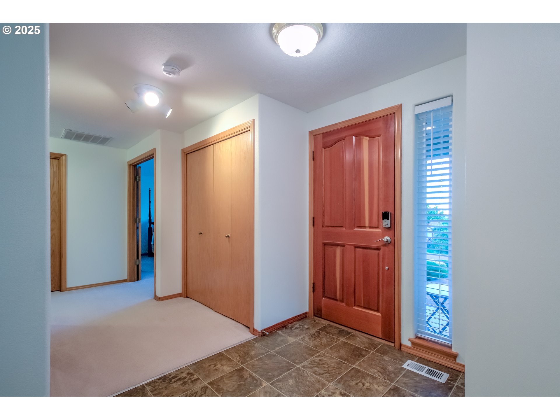 425 W 8TH ST
