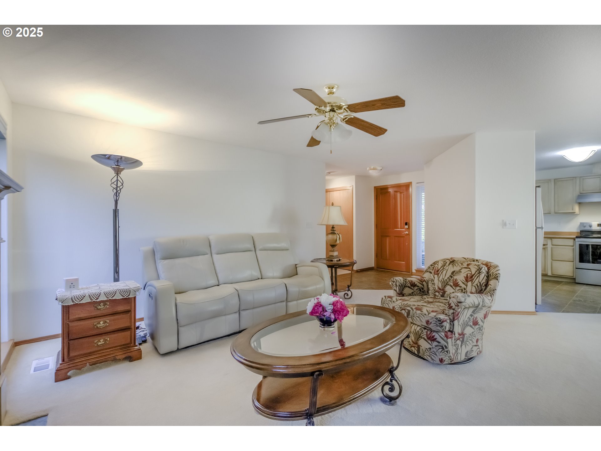 425 W 8TH ST