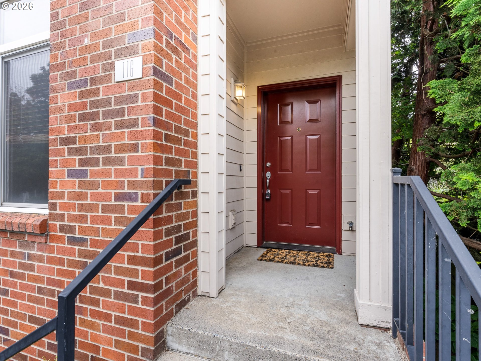 116 W 24TH ST