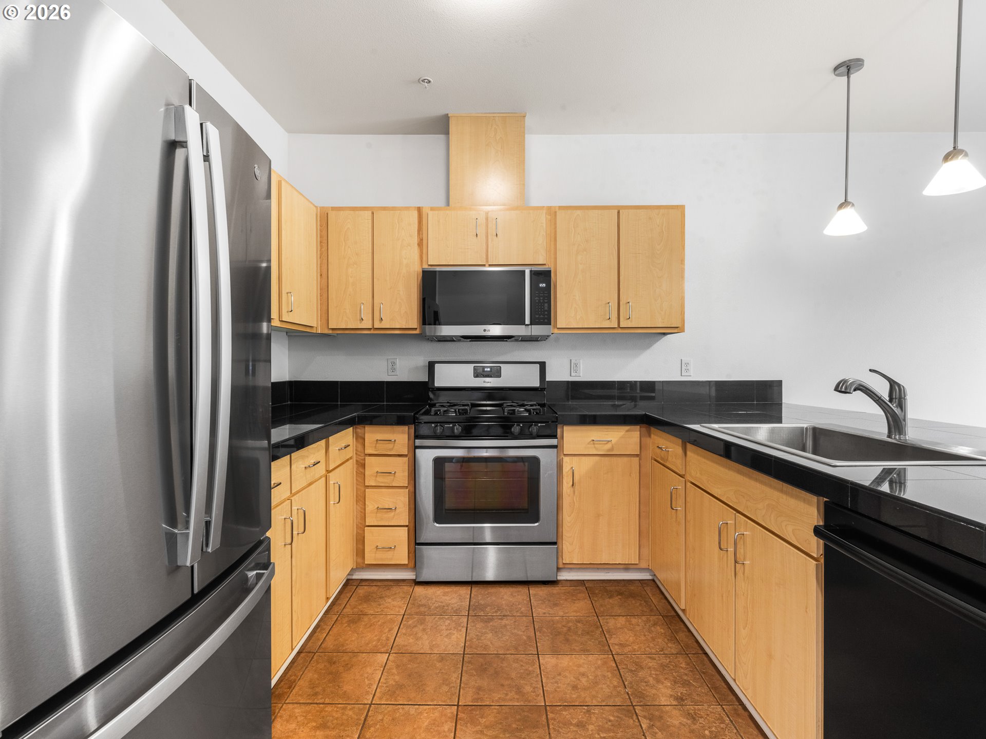 116 W 24TH ST