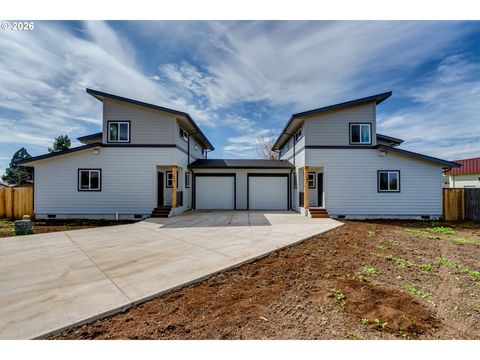 231/233 S 41ST PL Springfield OR 97478