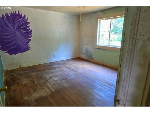 Tiny photo for 49626 High Prairie Loop, Oakridge, OR 97463 (MLS # 360069309)
