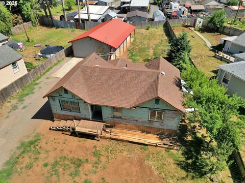 Photo of 49626 High Prairie Loop, Oakridge, OR 97463 (MLS # 360069309)