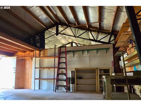 Tiny photo for 49626 High Prairie Loop, Oakridge, OR 97463 (MLS # 360069309)