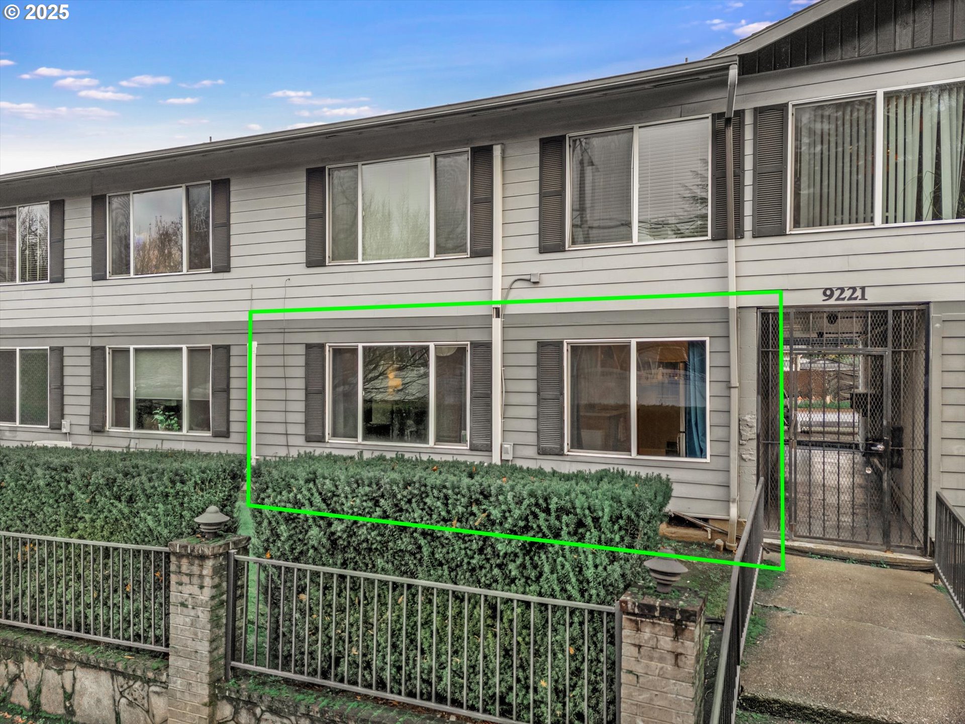 9221 N LOMBARD ST 11