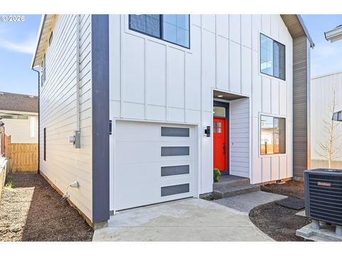 2636 SE Gladstone ST Portland OR 97202