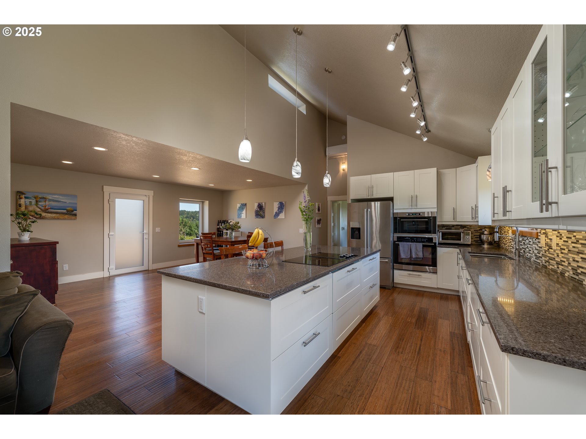 Carlton, Oregon 97111, United States, ,Commercial,Active,123063