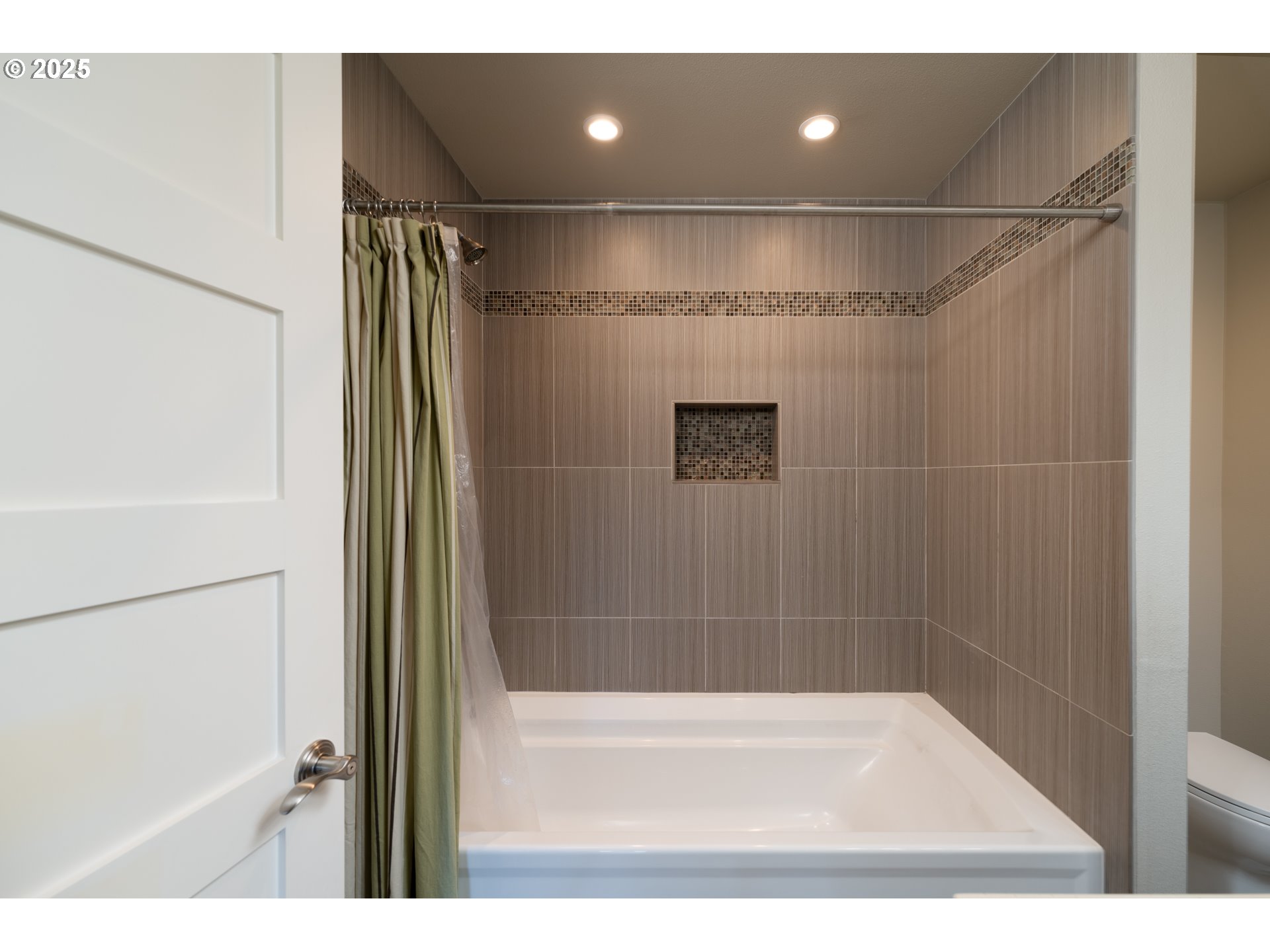 Carlton, Oregon 97111, United States, ,Commercial,Active,123063