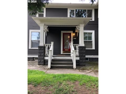 7521 N GLOUCESTER AVE Portland OR 97203