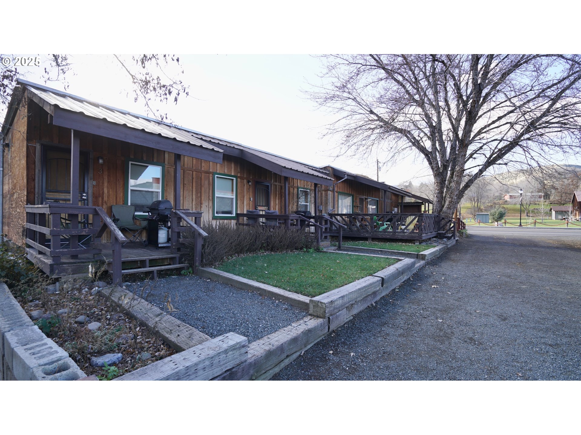 145 E FRANKLIN AVE