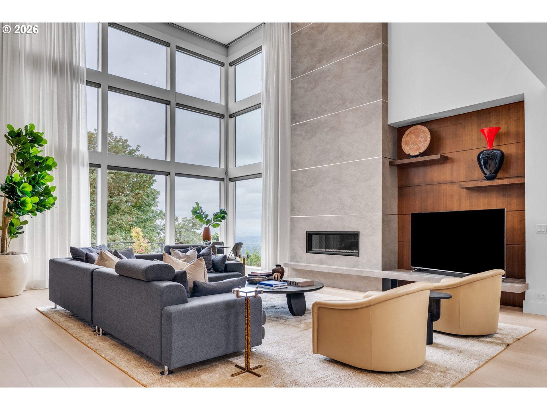 707 NW SKYLINE CREST RD