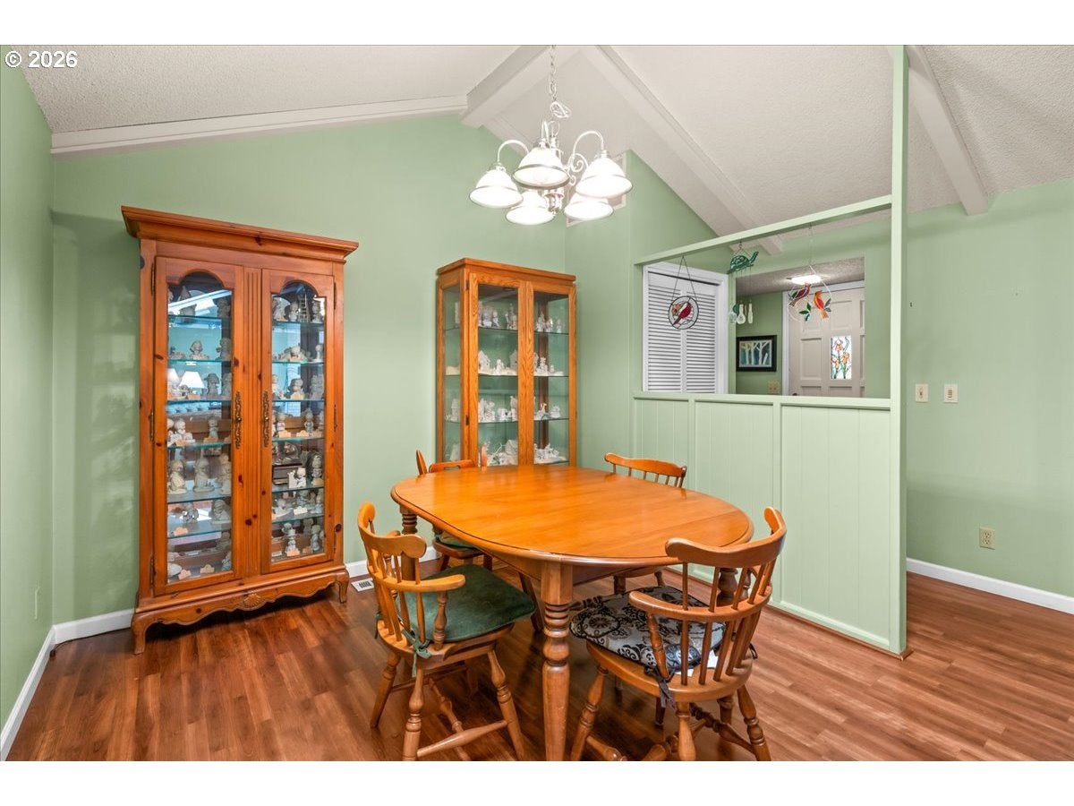 4238 WOODSIDE CIR