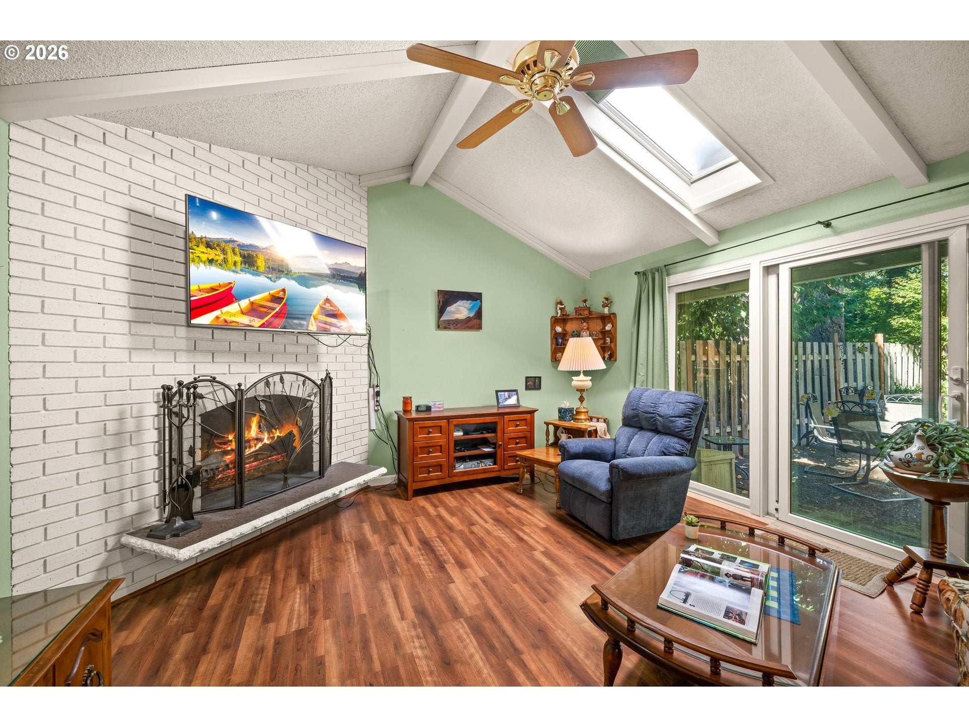 4238 WOODSIDE CIR