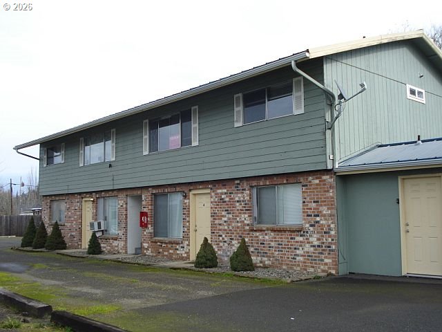 Photo 1 of 12 — 3148 W HARVARD AVE, Roseburg, OR 97471