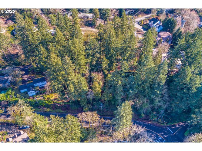 17035 WESTVIEW DR