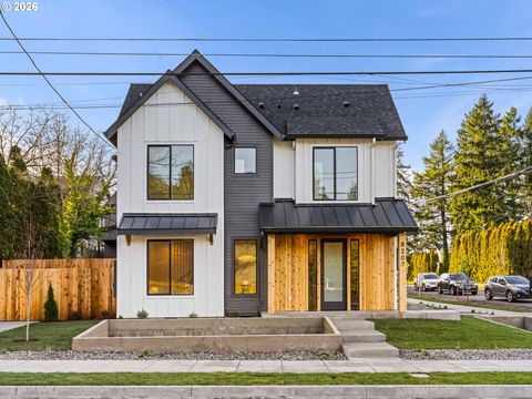 8207 SW 45th AVE Portland OR 97219