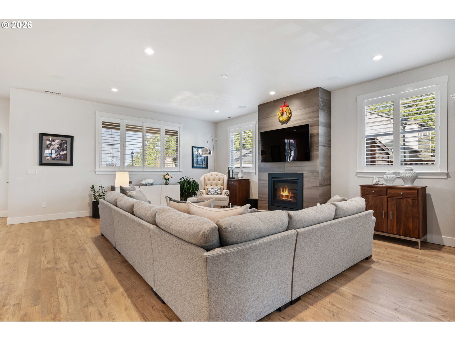 16561 SW BOTANY BAY LN