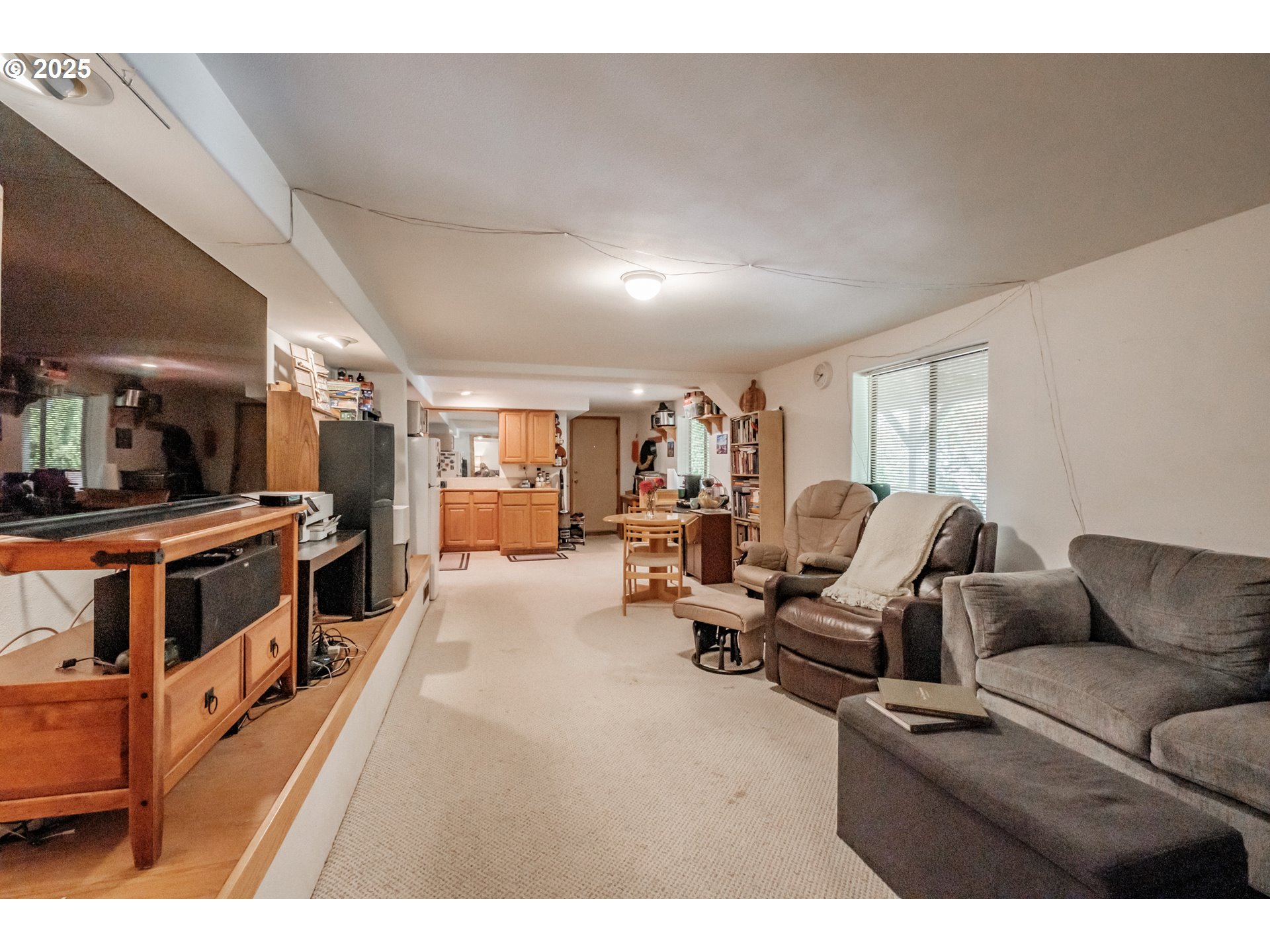 Salem, Oregon 97306, United States, 4 Bedrooms Bedrooms, ,4 BathroomsBathrooms,Residential,Active,48462