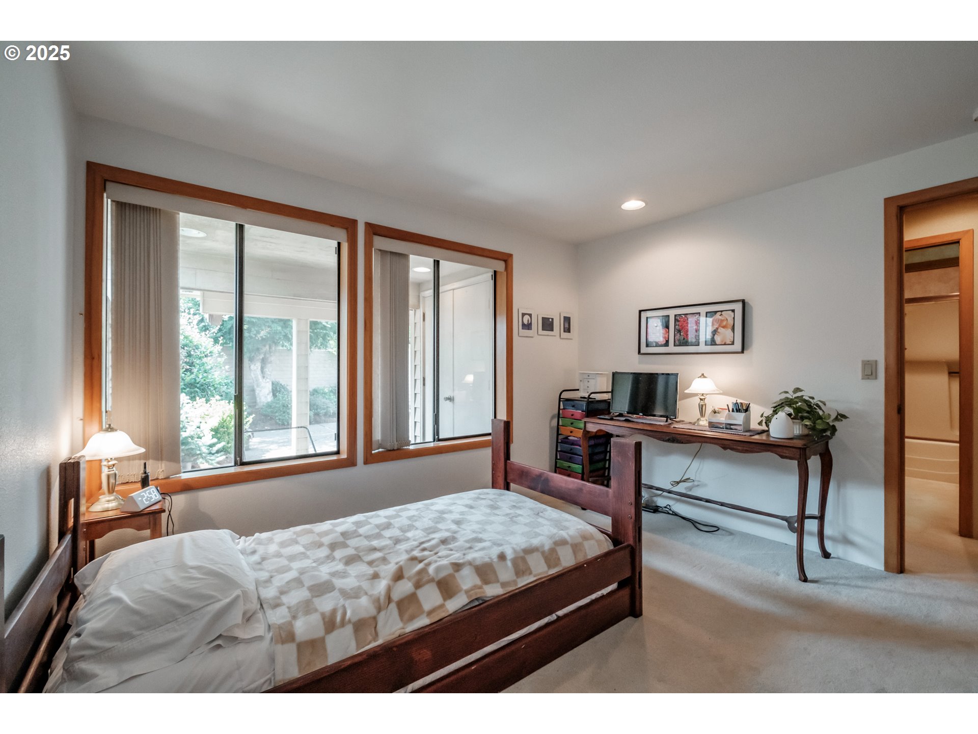 Salem, Oregon 97306, United States, 4 Bedrooms Bedrooms, ,4 BathroomsBathrooms,Residential,Active,48462