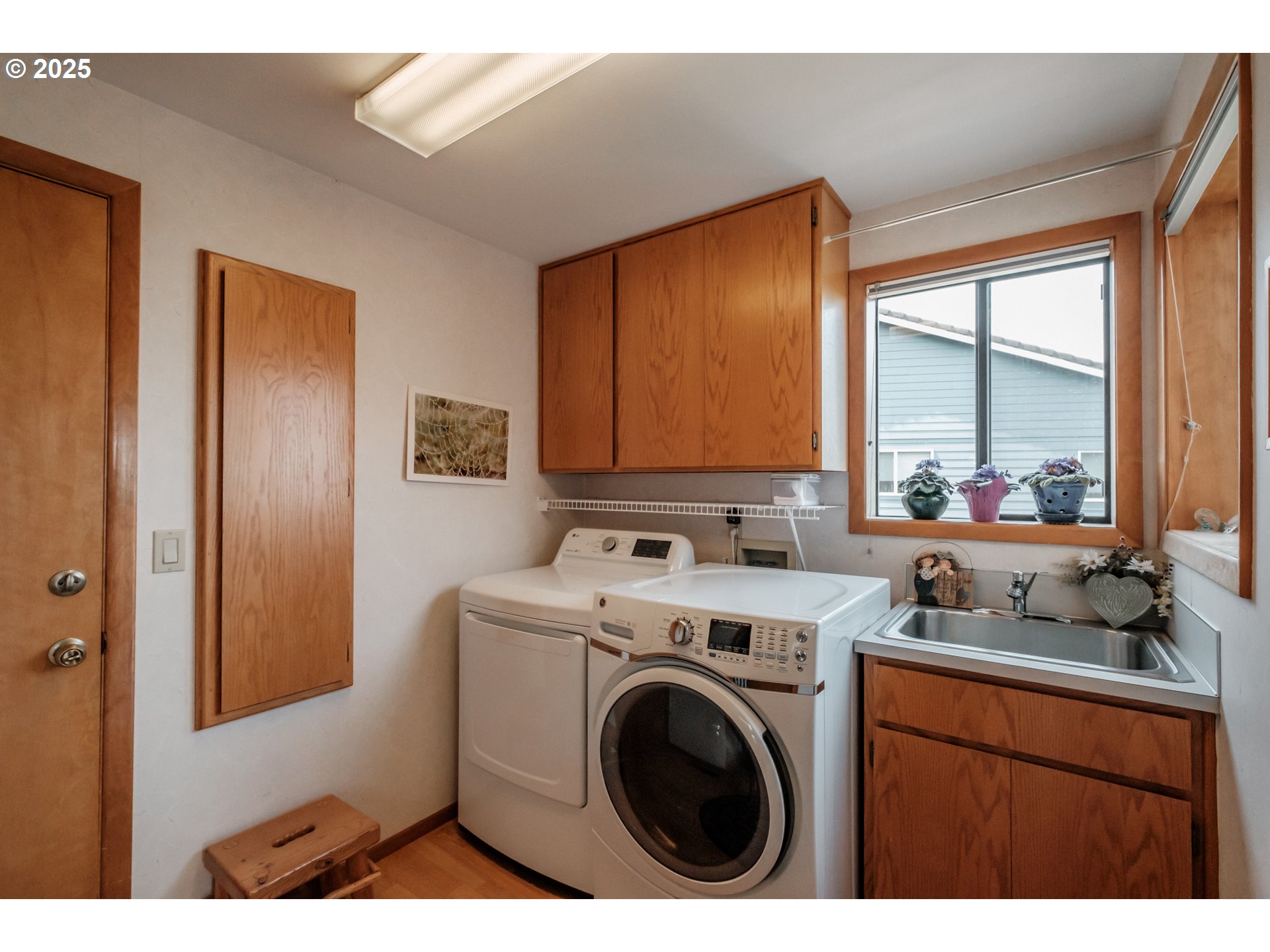 Salem, Oregon 97306, United States, 4 Bedrooms Bedrooms, ,4 BathroomsBathrooms,Residential,Active,48462