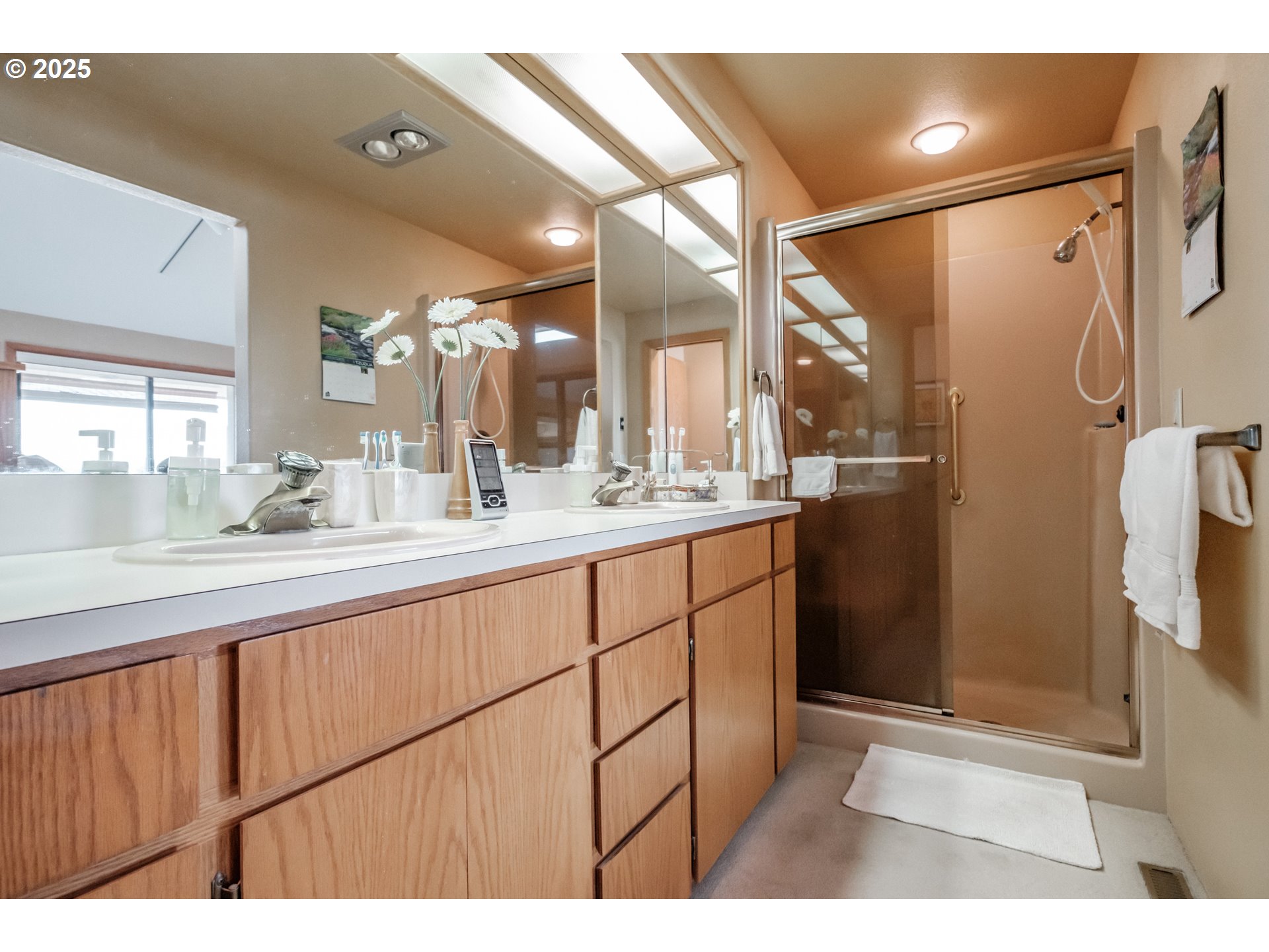 Salem, Oregon 97306, United States, 4 Bedrooms Bedrooms, ,4 BathroomsBathrooms,Residential,Active,48462