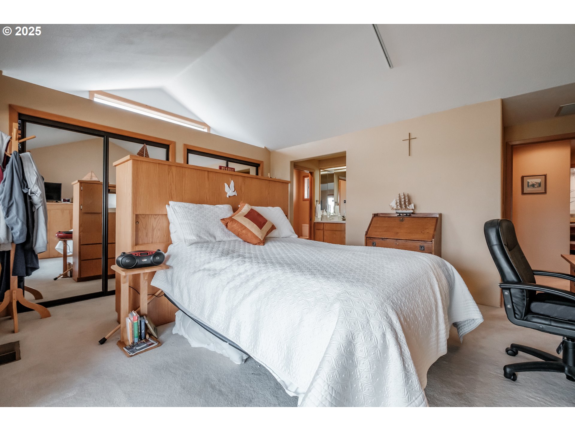 Salem, Oregon 97306, United States, 4 Bedrooms Bedrooms, ,4 BathroomsBathrooms,Residential,Active,48462