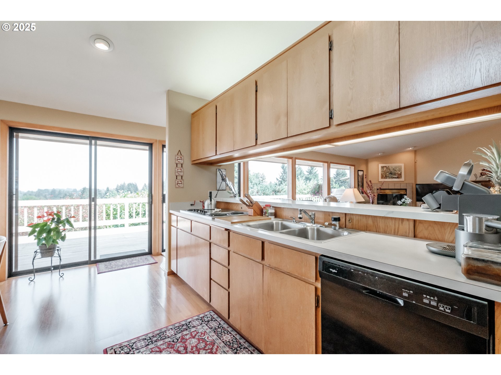 Salem, Oregon 97306, United States, 4 Bedrooms Bedrooms, ,4 BathroomsBathrooms,Residential,Active,48462