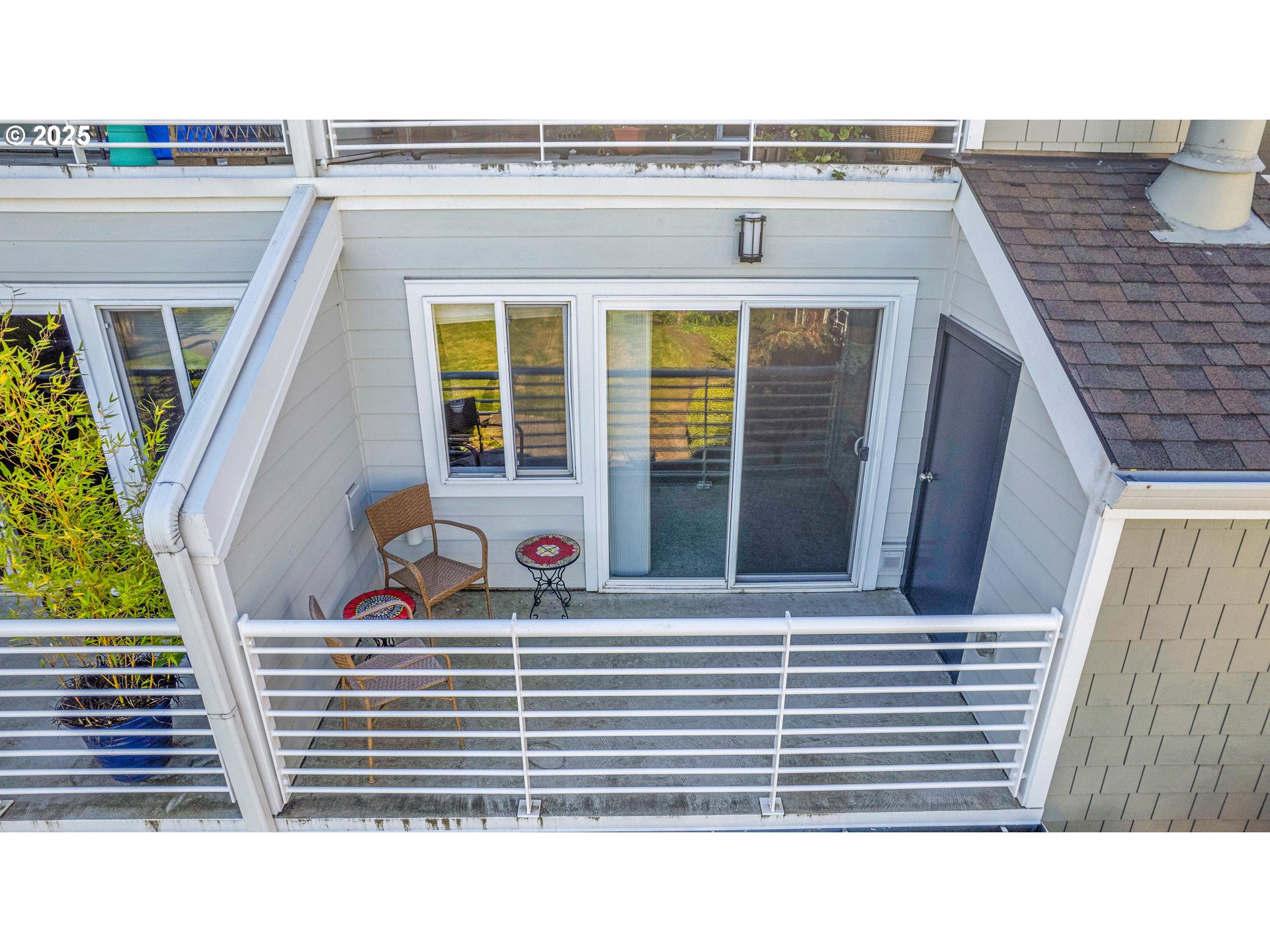 223 N HAYDEN BAY DR