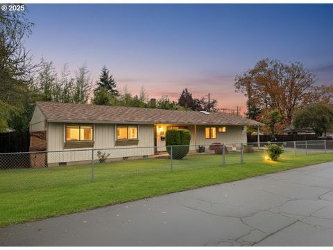 4025 NE ROSELAWN ST Portland OR 97211