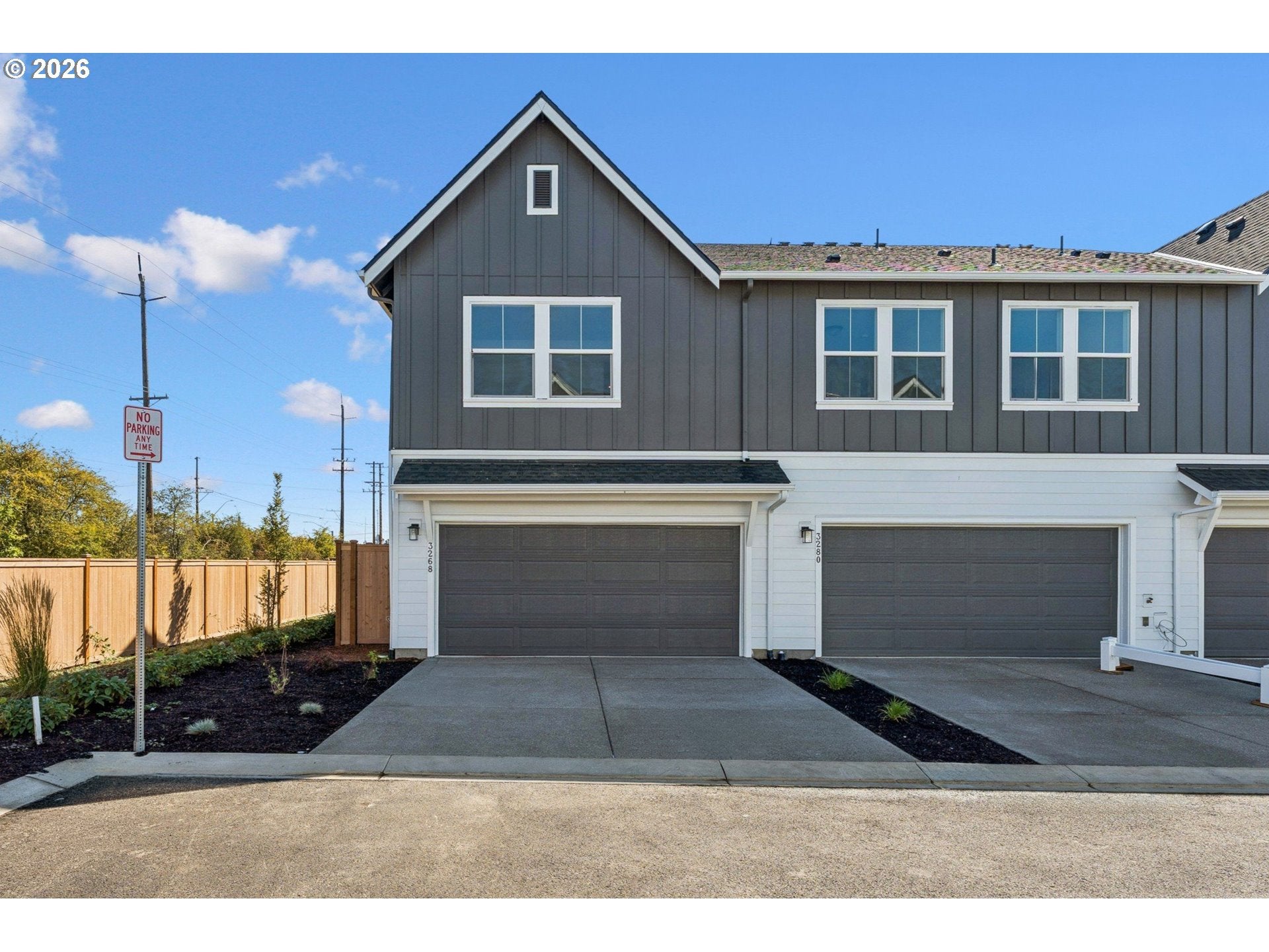3268 SE Bend LN