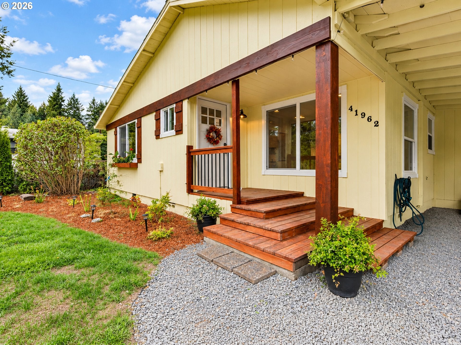 41962 N RIVER DR