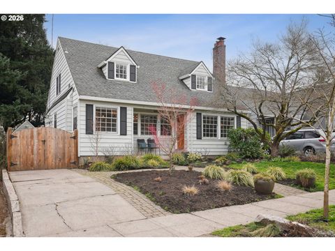 4334 NE CESAR E CHAVEZ BLVD Portland OR 97211