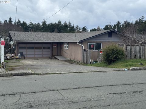 1130 FENWICK ST Coos Bay OR 97420