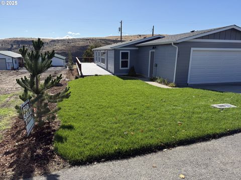 407 DUFUR AVE Maupin OR 97037