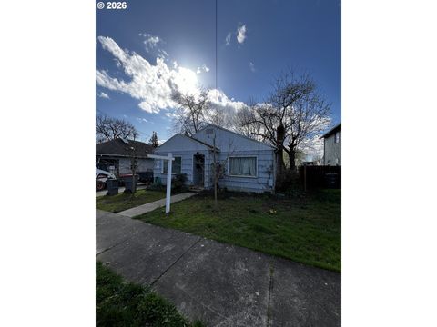 Photo of 1215 NE Irvine St, McMinnville, OR 97128 (MLS # 674192313)