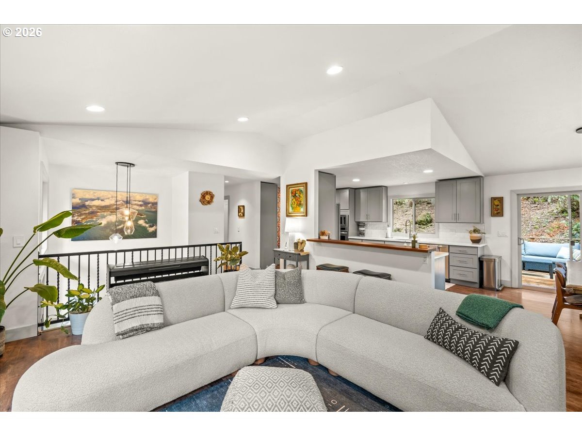 30475 SW RIVERWOOD DR