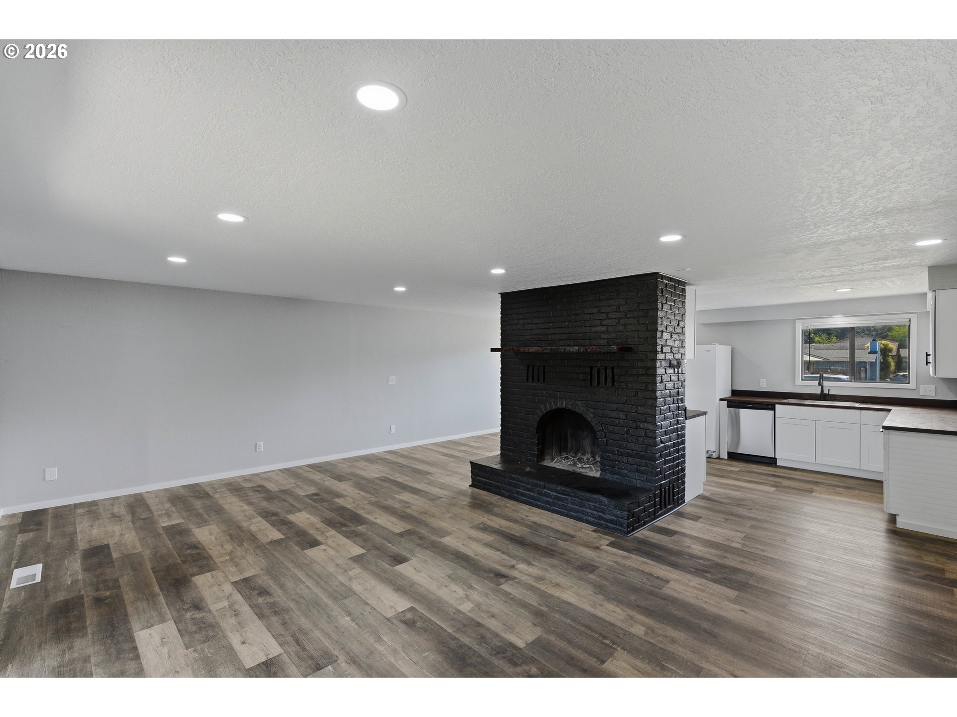 471 CAMELLIA CT