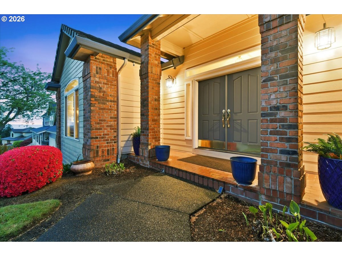 2031 NW COLUMBIA SUMMIT DR