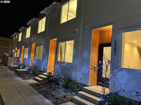 4235 SE DIVISION ST Portland OR 97206