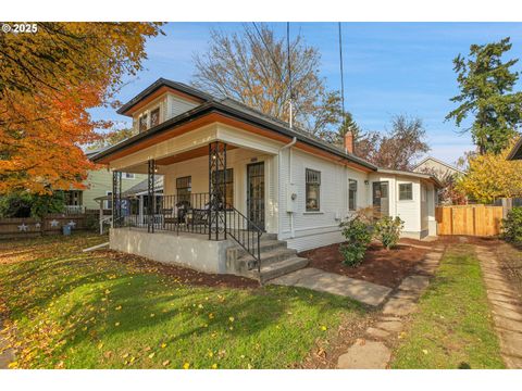 3743 SE FRANKLIN ST Portland OR 97202