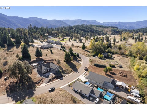 Tiny photo for 76846 Bugle Loop, Oakridge, OR 97463 (MLS # 183195295)