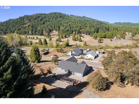 Tiny photo for 76846 Bugle Loop, Oakridge, OR 97463 (MLS # 183195295)